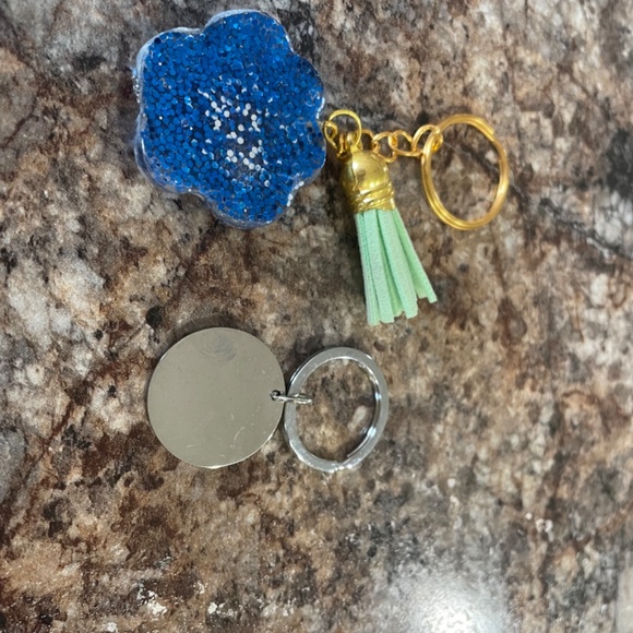 Dog key chain and collar tag - Picture 2 of 2